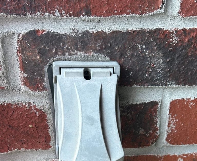 Outdoor outlet