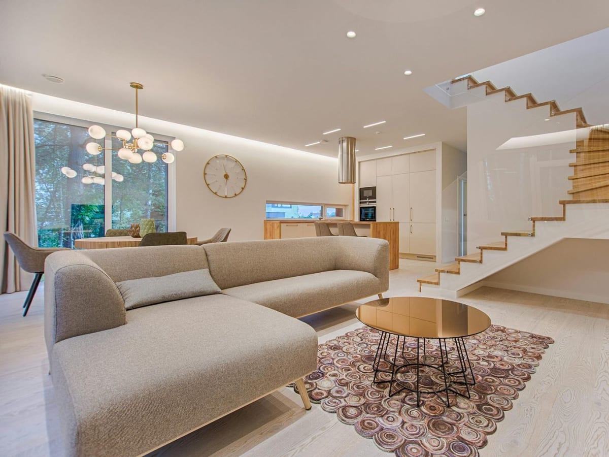 Home lighting that is elegant in a living room