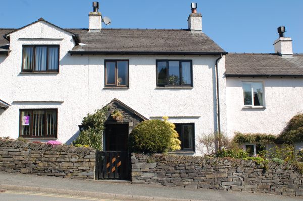 Photo of Lavender Cottage, a terrace house with white pebbledashing