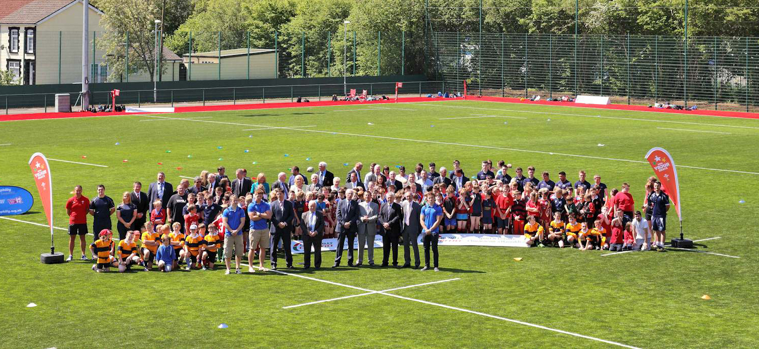 The Welsh Dragons train with Cardiff Met Under 19s ahead of Edinburgh 21 —  STREET FOOTBALL WALES