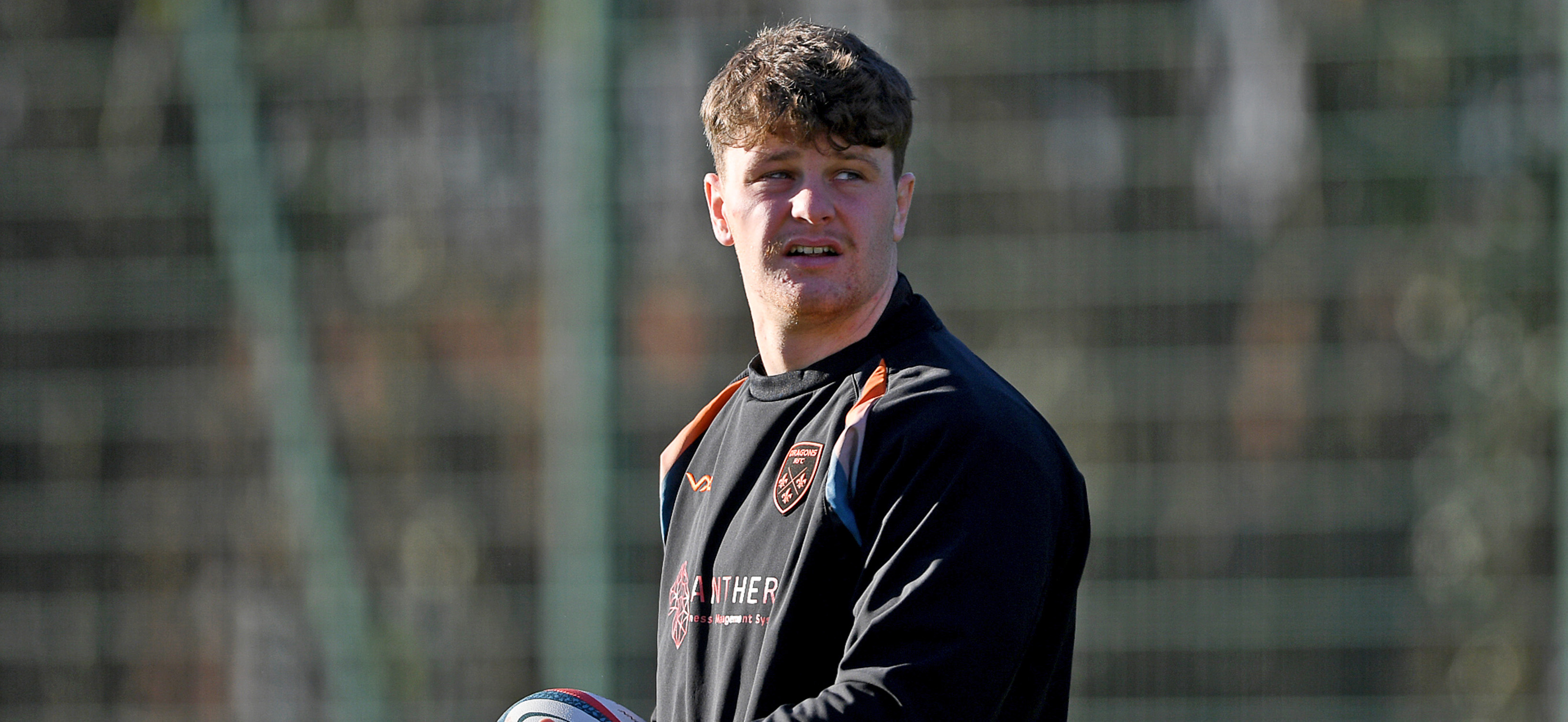 Dragon News : Dragons Sign Hooker Austin