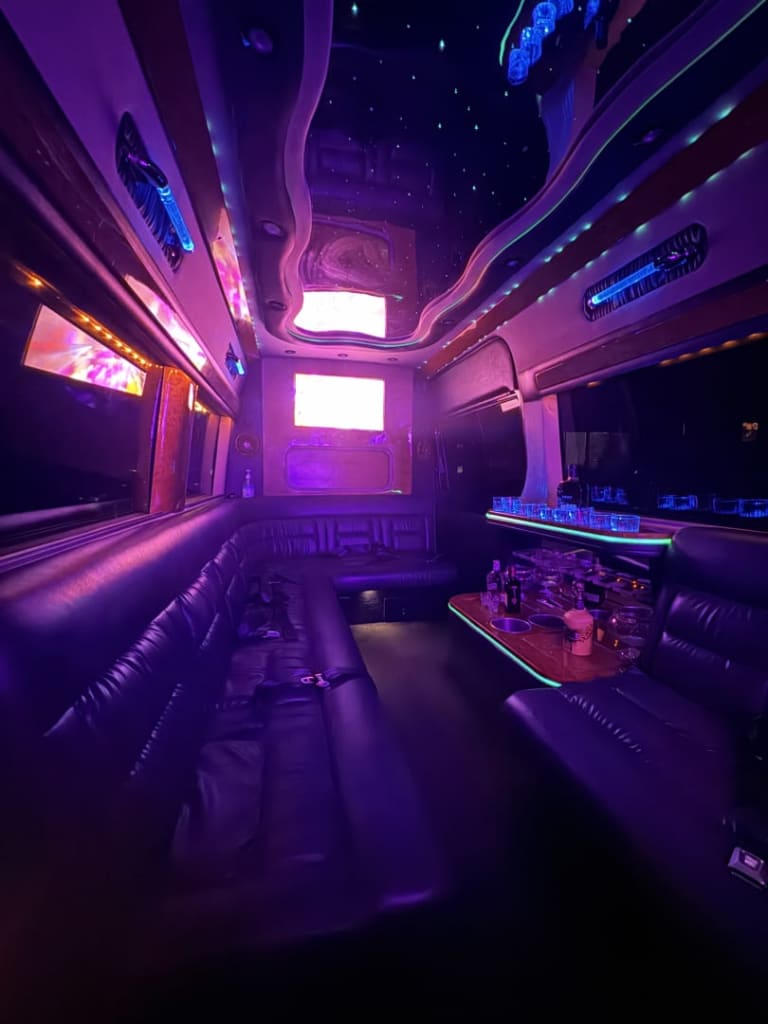 Event - 5 De Mayo Taco Tour Van - Salem, Massachusetts - 5 de mayo de 2025 | concert tickets