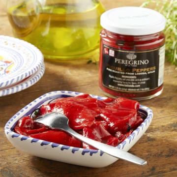 Fire-Roasted Piquillo Peppers by Peregrino