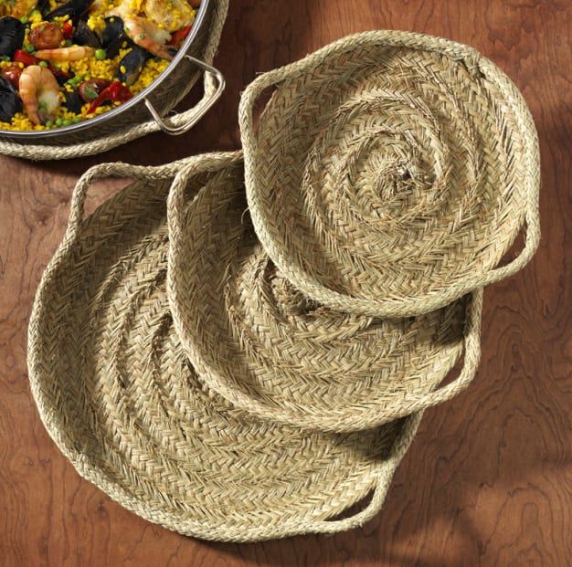 Image for 15 Inch Esparto Grass Paella Serving Tray - Handwoven