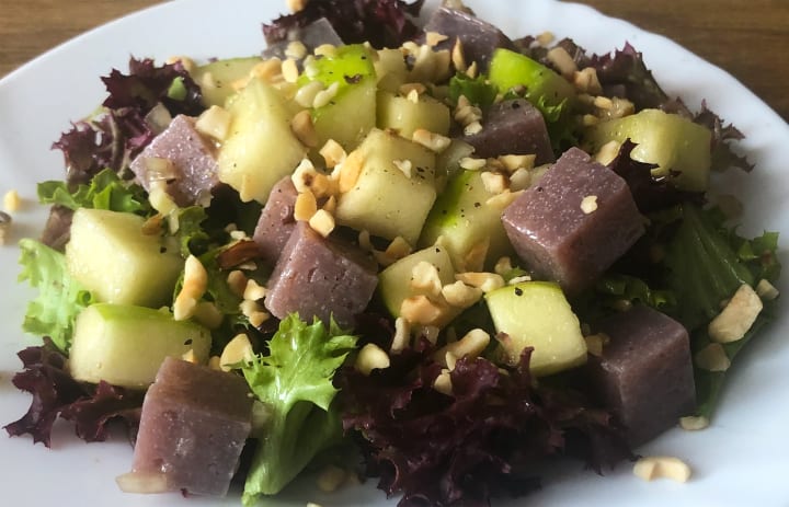 Apple, Hazelnut and Red Wine Cheese Salad Recipe 