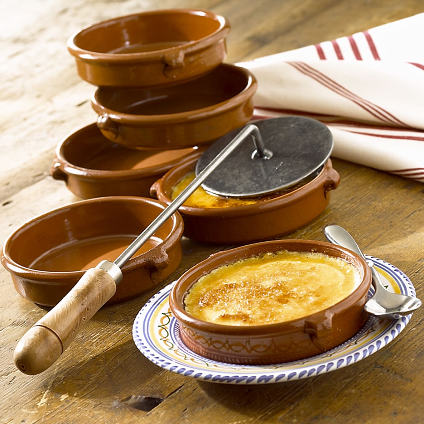 Cazuela crema catalana de Regas. Catálogo Pastelería Utensilios pastelería  . Catálogo CRISOL.