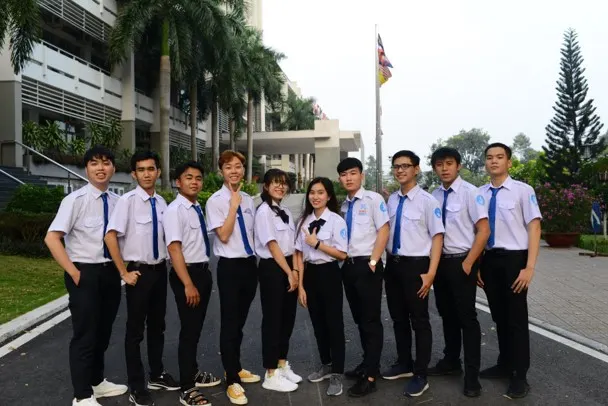 Tập thể SV5T cấp trường