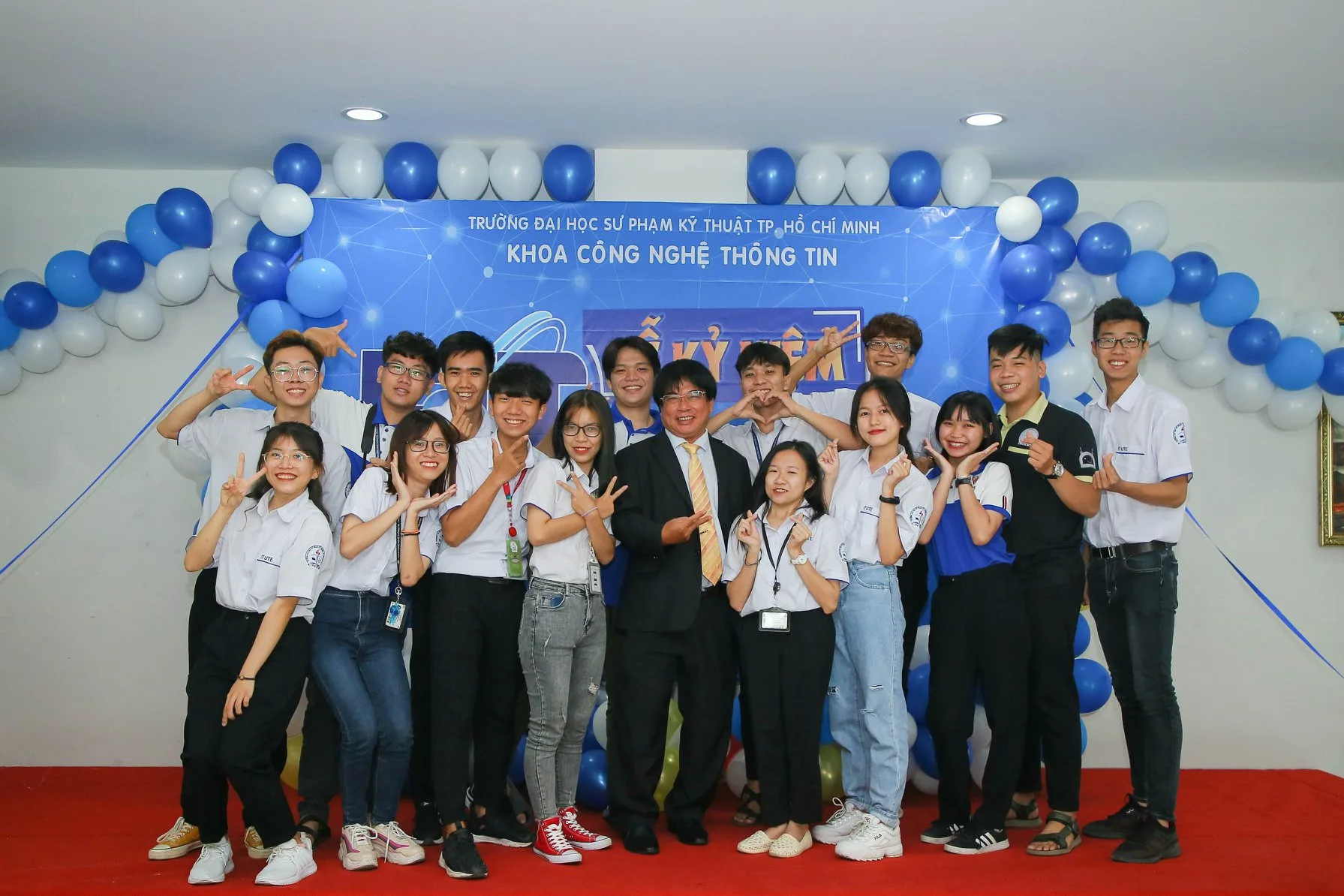 Kỷ niêm 20 năm thành lập khoa CNTT