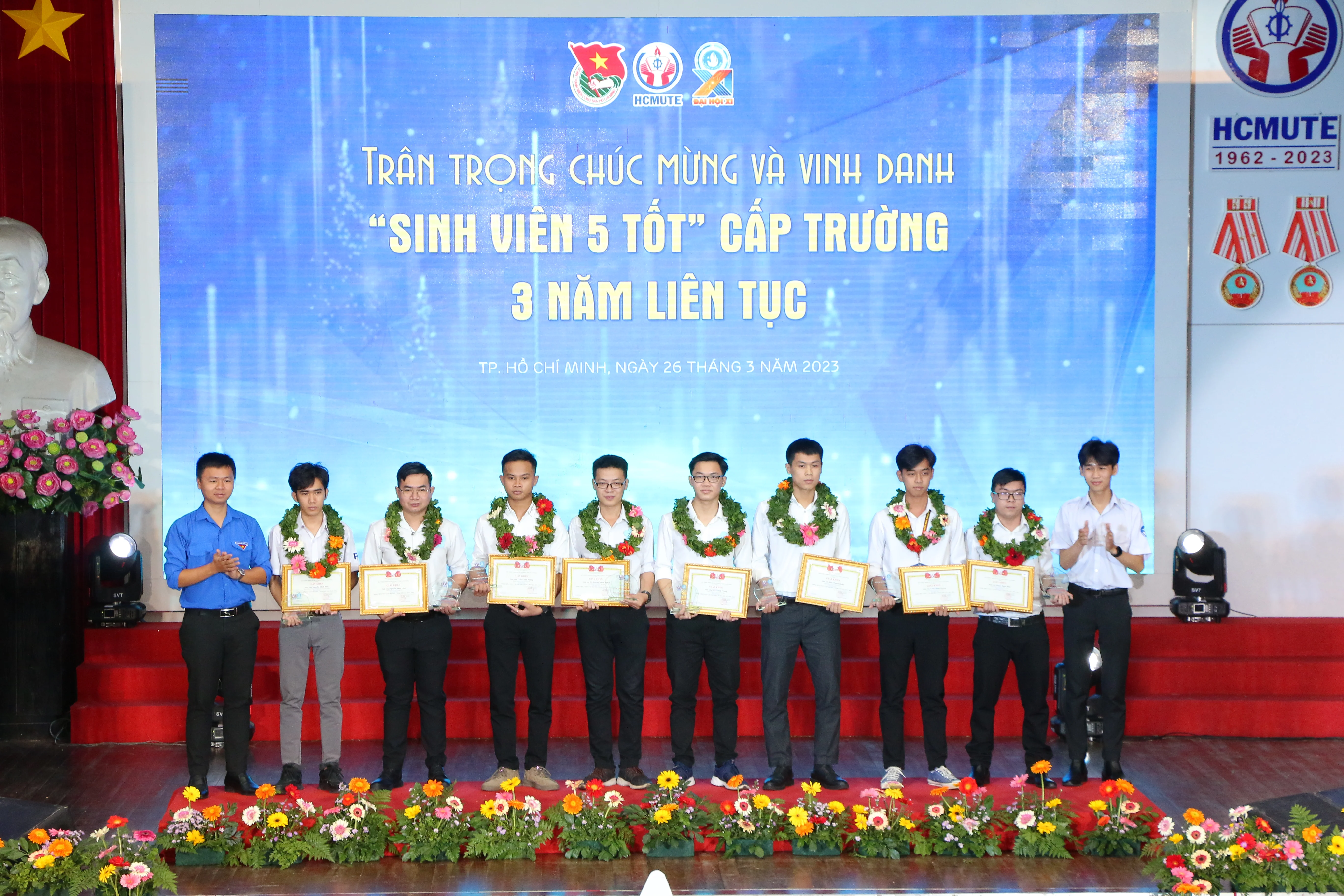 Sinh viên 5 tốt cấp 3 năm liên tục