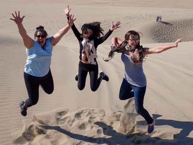 amigas en dunas salto