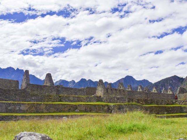 Tour 8 días: Lima, Cusco, Valle Sagrado,Machu Picchu, Montaña de 7 colores y tour Lago Titicaca.