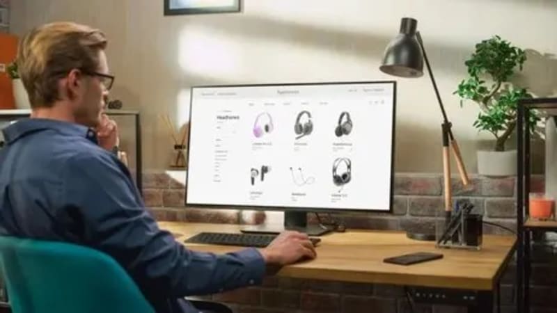 10 E-Commerce Logistics Stocks Benefiting from Global Online Shopping Growth