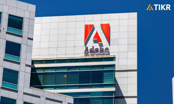 4 News Article Image Analyse d'Adobe Stock : Pourquoi les analystes l'ont estimé à 327 $ tandis que le modèle TIKR vise 392 $