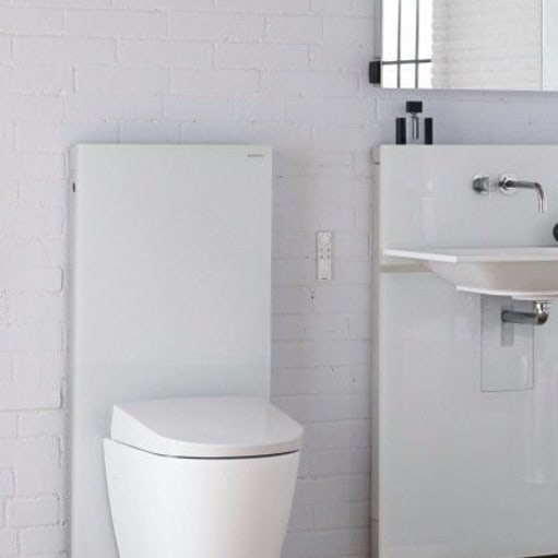 Toilet, Geberit, Geberit AquaClean Sela Gulvstående Douchetoilet: Alpin-hvid Inklusiv Geberit Mon.