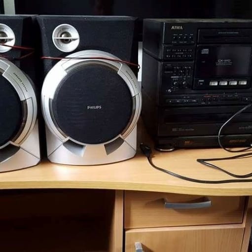 Miniradio, Andet, Aiwa, God, har den her aiwa radio der er til cd´er og kassettebånd kan også spi.