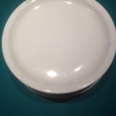 Porcelæn, Tallerkner, 9 stk hvide tallerkner 23cm i diameter - 25kr for alle sammen Hentes i Ros.