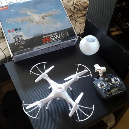 Drone, SYMA X5SW, skala hvides ikke, kun brugt en gang derfor sælges den har ikke det beste kamer.