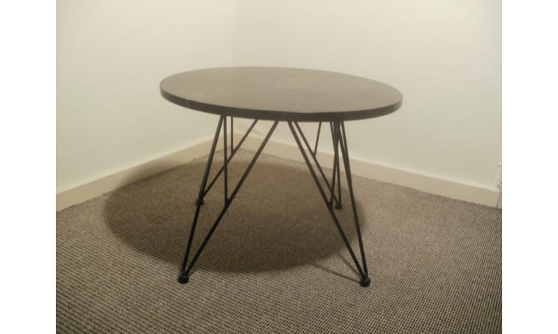 Køb lille, rundt lounge bord i sort (georgia) tilsalg.dk Rundt lille køkkenbord