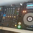 Pioneer CDJ 2000 Nexus + Mixer DJM-900 Nexus