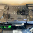 2x Pioneer CDJ-2000NXS2 Pioneer DJM-750MK2 DJ-mixer