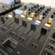 Pioneer CDJ 2000 NXS2 + DJM 900 NXS2 opsætning + etui