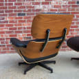 2000 Herman Miller Eames 670/671 lænestol & osmannisk - sort lædervalnød