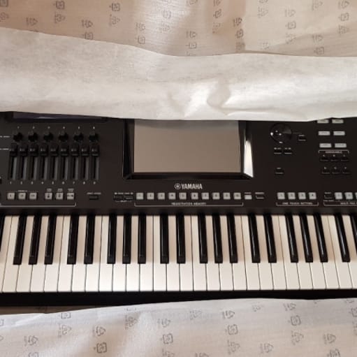 Yamaha Genos 76 Digital Workstation Keyboard