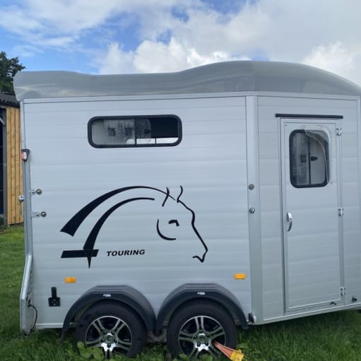 2020 Cheval Liberte Touring Country Double Horse Trailer