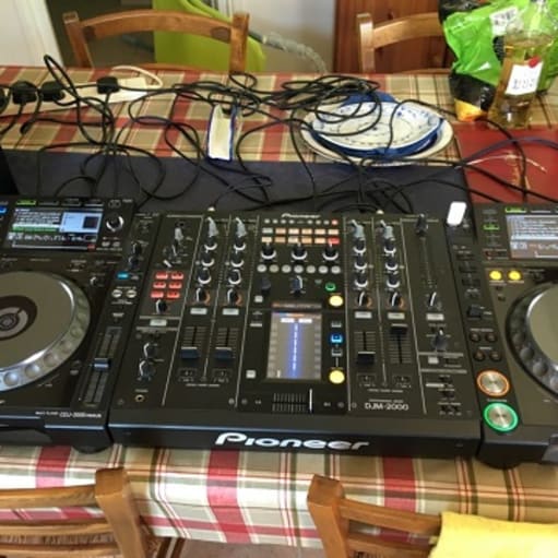 Pioneer CDJ 2000 Nexus x2 (par) + Pioneer DJM 2000 med Nexus