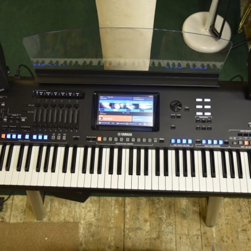 Yamaha Genos Keyboard