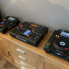 Pioneer DJ CDJ2000's & DJM2000 Mixer komplet opsætning