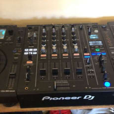 Pioneer DJM900 NXS2 & 2 X CDJ900 Nexus Inkluderer Flight Cases … Originale æsker