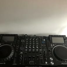 2x Pioneer CDJ2000 NXS2 og 1x DJM900 NXS2