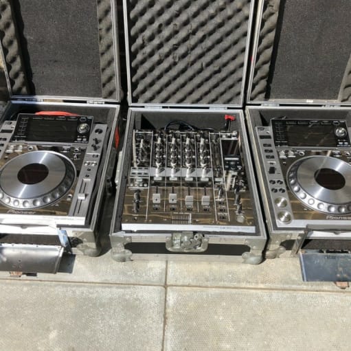 Pioneer DJ oprettet 2x CDJ2000 Nexus 1x DJM900 Mixer - Limited Edition Platinum