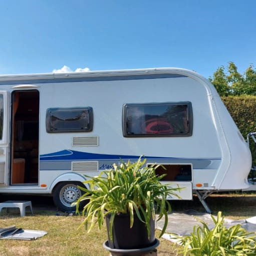 2009 Hobby De luxe 495 UL