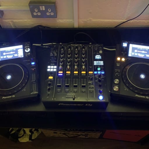 Pioneer DJM900 NXS2 og 2 x XDJ-1000 mk2