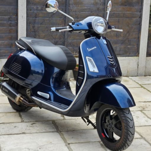 2018 VESPA 300 GTS SUPER SPORT