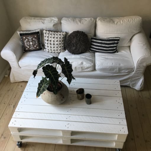 SOFA OG PALLEBORD