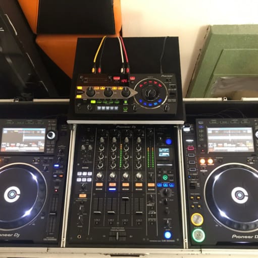 Pioneer 2 X CDJ2000NXS2, DJM900NXS2 NEXUS 2