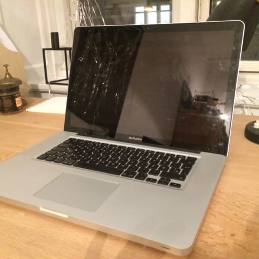 MacBook Pro, 15", medio 2010