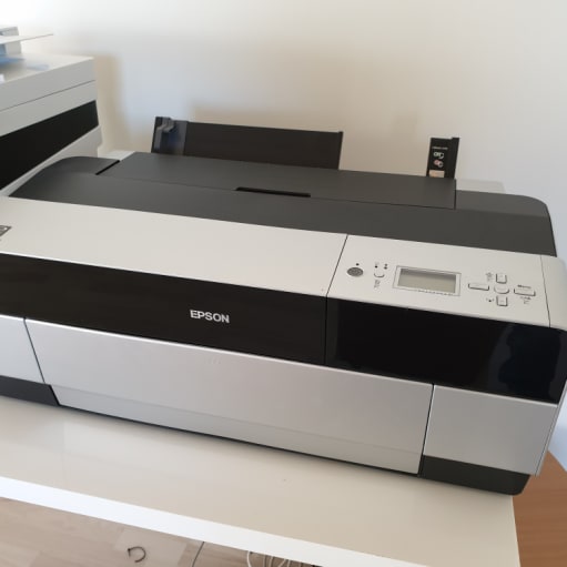 Epson Stylus Pro 3880 inkjet printer til højkvalitets print op til A2 størrelse.