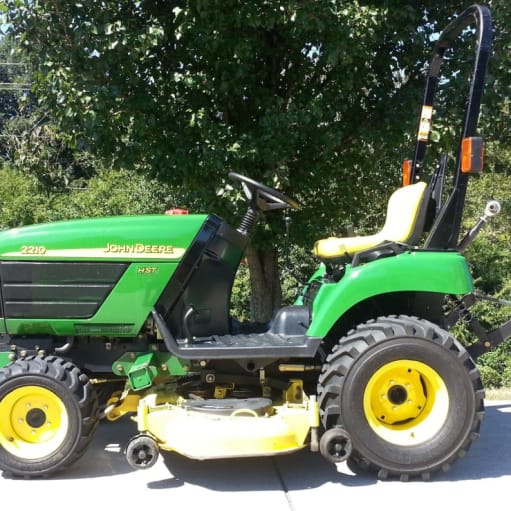 John Deere 2210 kompakttraktor