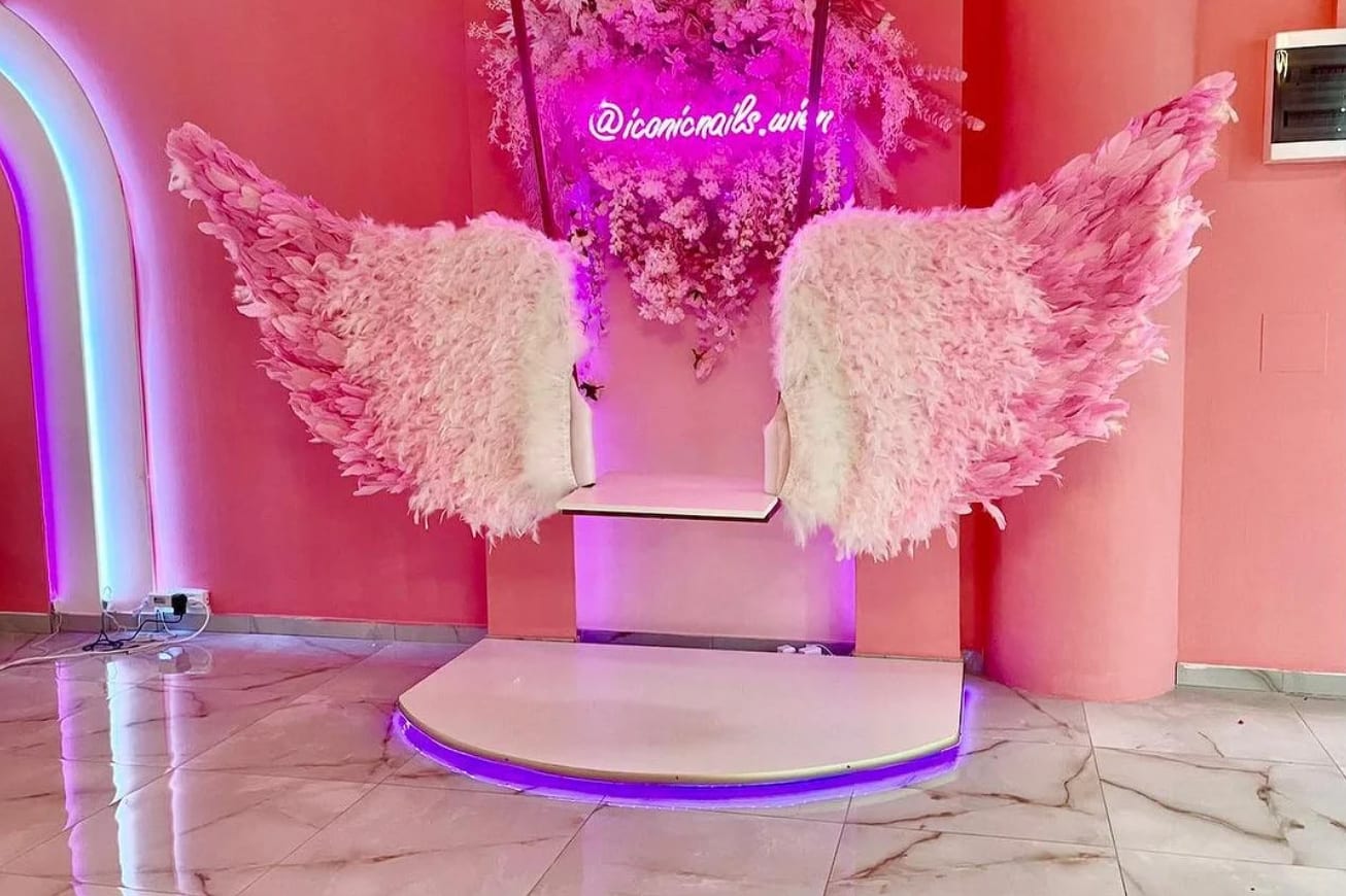 Iconic Nails & Beauty - Schweglerstraße 6
