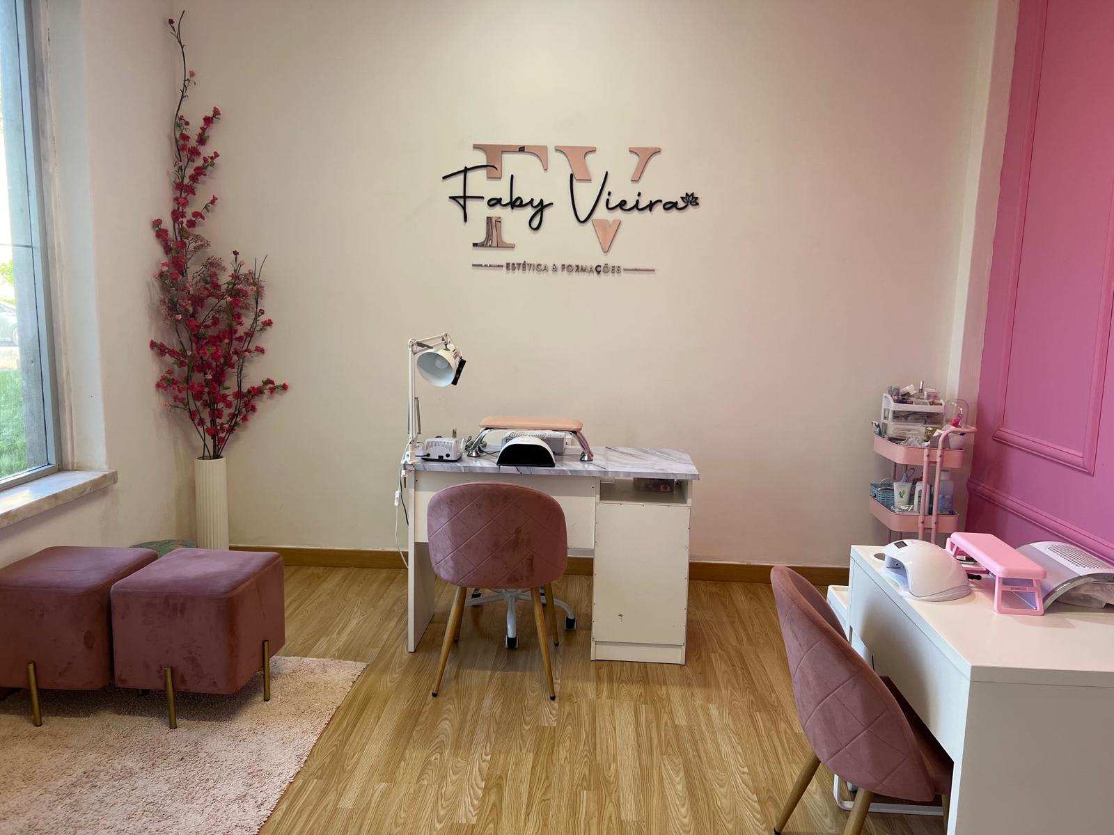 Studio Faby Vieira Estética e Formações