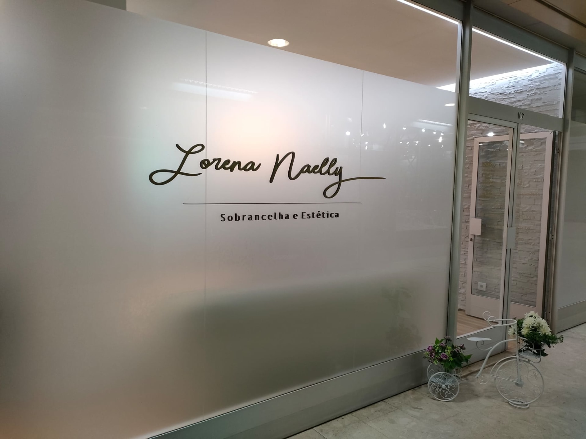 Lorena Naelly Sobrancelha e Estética