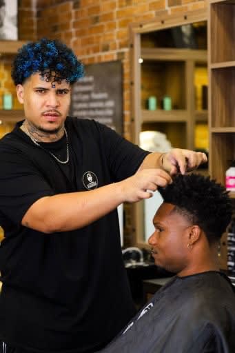 Vynysao Barber