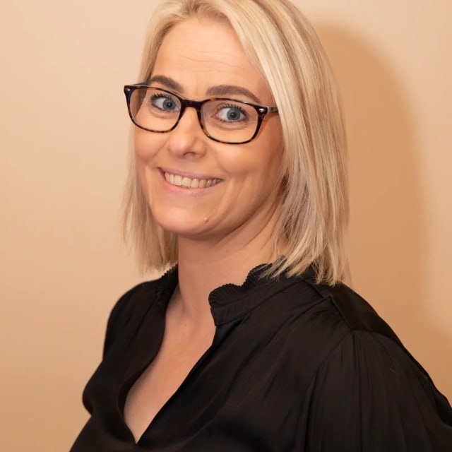 Silfra Snyrtistúdíó - Bókaðu á netinu með Noona