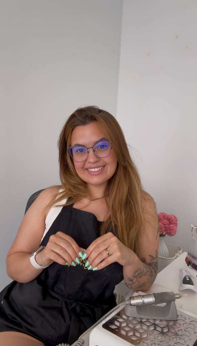 Mariane Schultz Nail Designer