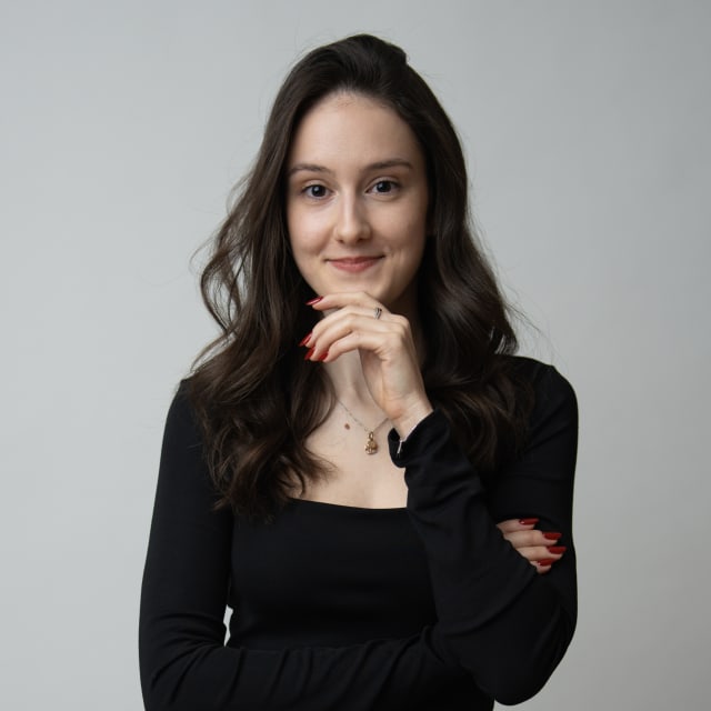 Juliana Abraul Nail Designer