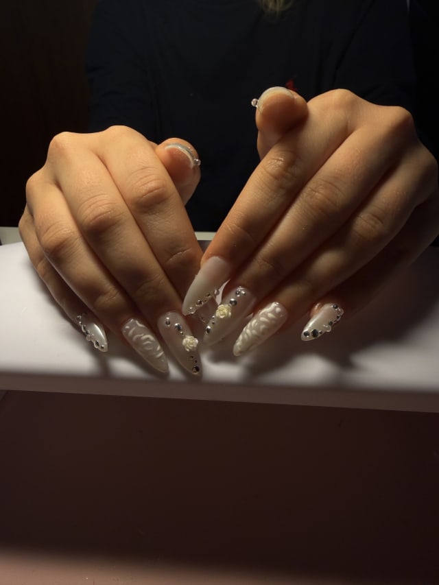 Emmi nailz